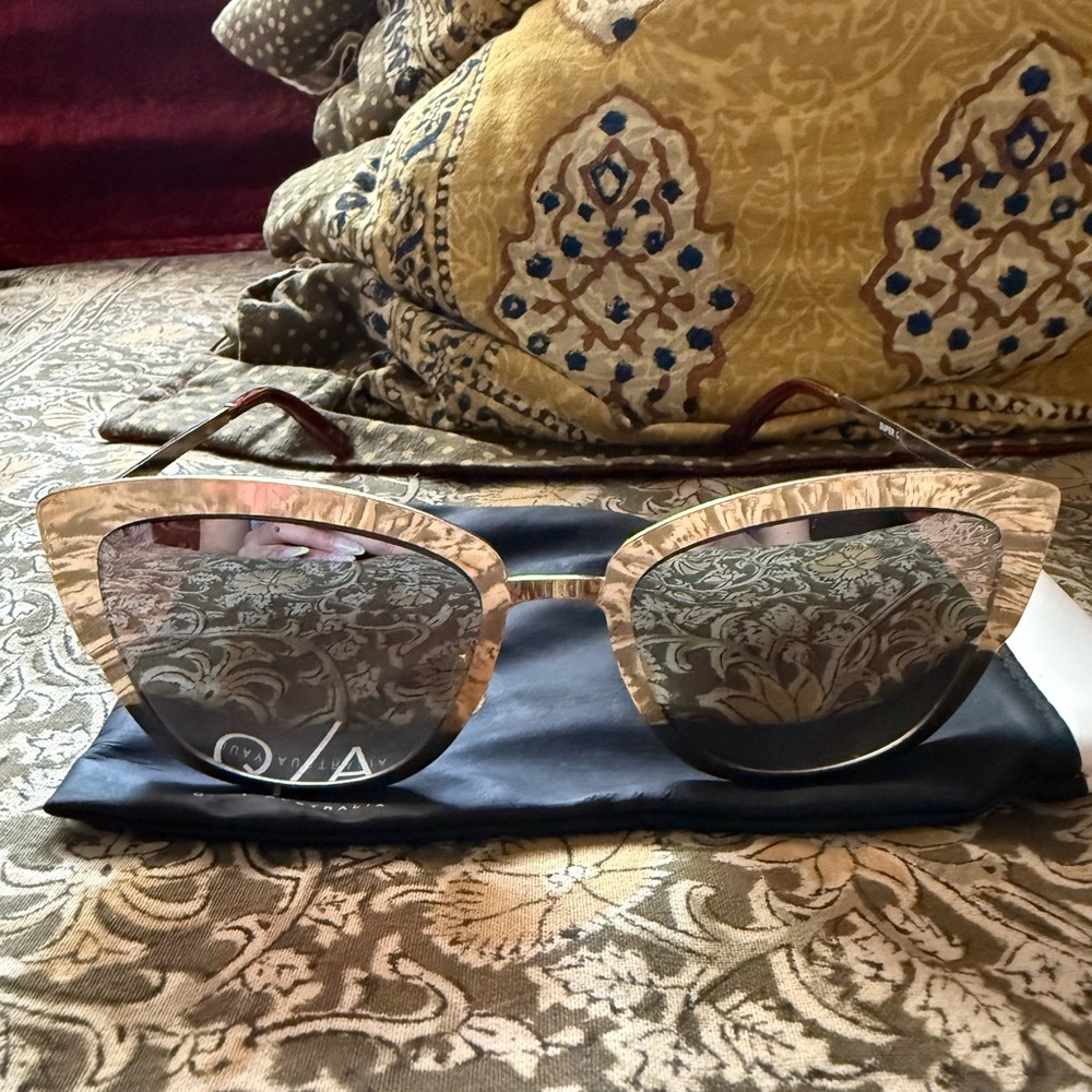 Quay Australia Rose Gold Sunglasses - Picture 2 of 9